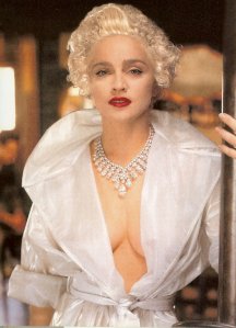 Collier di diamanti per Madonna, 1991, Harry Winston. Foto di Helmut Newton. 